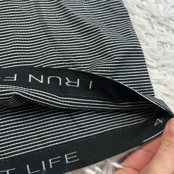 Lululemon Swiftly Tech Tank Hyper Stripe Black White - Picture 2 of 3